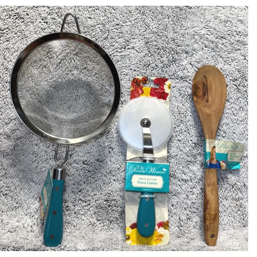 Pioneer Woman Frontier Collection Teal 3pc Kitchen Lot Strainer Pizza Cutter NEW